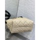 Repliche Borsa Tote Dior Toujours piccola/media/grande in pelle di vitello macrocannage beige cipria False Outlet Online Replica Perfetta Borsa Tote Dior Toujours piccola/media/grande in pelle di vitello macrocannage beige cipria Imitazioni Fake