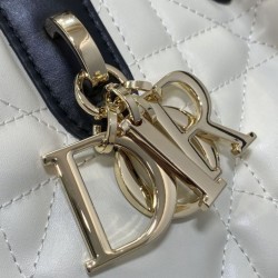 Replica Perfetta Borse Tote Dior Toujours piccola/media/grande in pelle di vitello macrocannage Bianco Imitazioni Fake