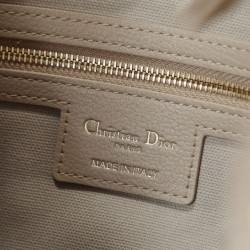 Replica Perfetta Borsa hobo Dior Voyage piccola/media piatta Macrocannage Albicocca Imitazioni Fake
