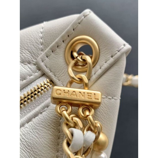 Repliche Borsa hobo Chanel piccola Pearls AS5898 pelle di vitello Bianco False Outlet Online Replica Perfetta Borsa hobo Chanel piccola Pearls AS5898 pelle di vitello Bianco Imitazioni Fake