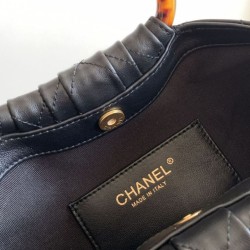 Replica Perfetta Borsa Chanel Matelasse con manico in plastica effetto legno AS6010 Nero Imitazioni Fake