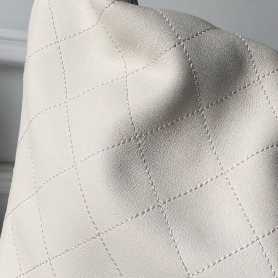 Replica Perfetta Borsa hobo grande Chanel con finiture metallo dorato AS5967 Bianco Imitazioni Fake