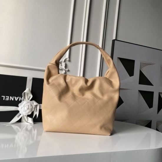 Replica Perfetta Borsa hobo grande Chanel con finiture metallo dorato AS5967 marrone Imitazioni Fake