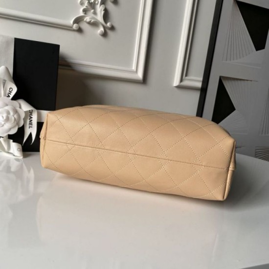 Replica Perfetta Borsa hobo grande Chanel con finiture metallo dorato AS5967 marrone Imitazioni Fake