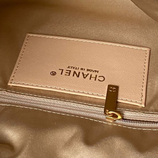 Replica Perfetta Borsa hobo grande Chanel con finiture metallo dorato AS5967 marrone Imitazioni Fake