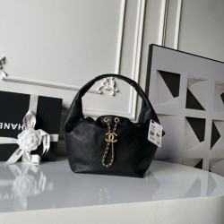 Replica Perfetta Borsa hobo Chanel con finiture metallo dorato AS5976 Nero Imitazioni Fake