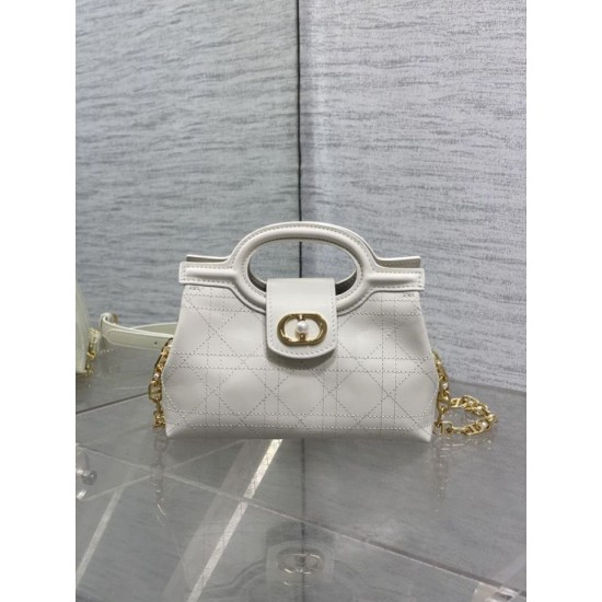 Repliche Borsa a mano Dior Jolie Top Handle Mini Chain beige False Outlet Online Replica Perfetta Borsa a mano Dior Jolie Top Handle Mini Chain beige Imitazioni Fake