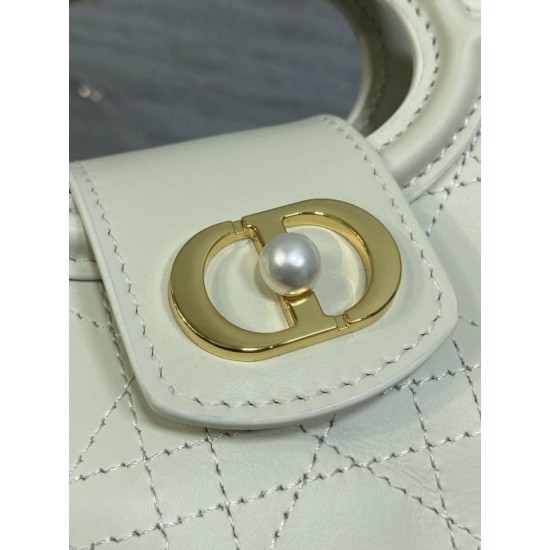 Repliche Borsa a mano Dior Jolie Top Handle Mini Chain beige False Outlet Online Replica Perfetta Borsa a mano Dior Jolie Top Handle Mini Chain beige Imitazioni Fake