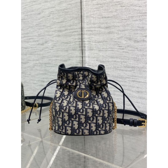 Replica Perfetta Borsa a secchiello Dior 30 Montaigne Mini Dior Oblique jacquard con coulisse Blu Imitazioni Fake