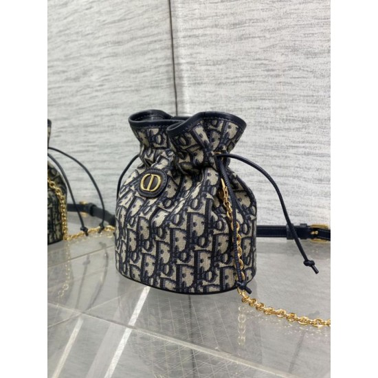 Replica Perfetta Borsa a secchiello Dior 30 Montaigne Mini Dior Oblique jacquard con coulisse Blu Imitazioni Fake