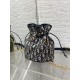 Replica Perfetta Borsa a secchiello Dior 30 Montaigne Mini Dior Oblique jacquard con coulisse Blu Imitazioni Fake