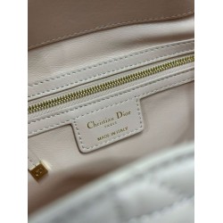 Repliche Borse Dior D-Motion con cintura in pelle di agnello taglia 163 microchip rosa False Outlet Online Replica Perfetta Borse Dior D-Motion con cintura in pelle di agnello taglia 163 microchip rosa Imitazioni Fake