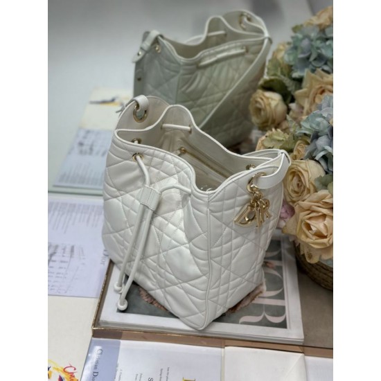 Replica Perfetta Borsa Dior D-Motion con cintura in pelle di agnello taglia 163 microchip bianca Imitazioni Fake