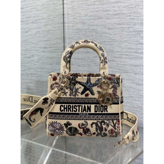 Replica Perfetta Borsa Dior Canvas Cabinet De Curiosites ricamata Lady D-Lite media beige Imitazioni Fake