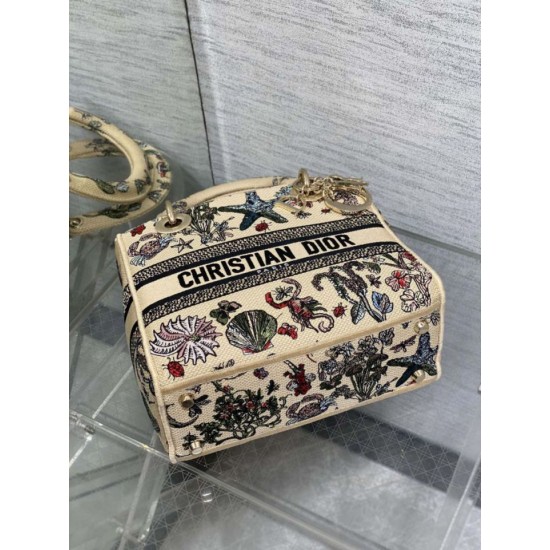 Replica Perfetta Borsa Dior Canvas Cabinet De Curiosites ricamata Lady D-Lite media beige Imitazioni Fake