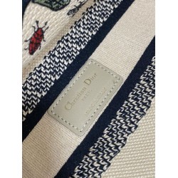 Replica Perfetta Borsa Dior Canvas Cabinet De Curiosites ricamata Lady D-Lite media beige Imitazioni Fake