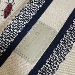 Replica Perfetta Borsa Dior Canvas Cabinet De Curiosites ricamata Lady D-Lite media beige Imitazioni Fake