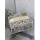 Replica Perfetta Borsa Christian Dior Medium Lady D-Lite con motivo ricamato latte  Imitazioni Fake