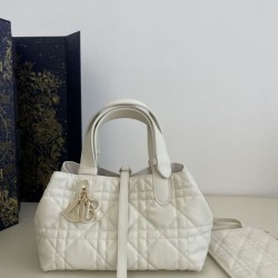 Replica Perfetta Borsa Tote Dior Toujours mini in Macrocannage bianco Imitazioni Fake