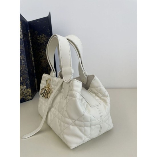 Repliche Borsa Tote Dior Toujours mini in Macrocannage bianco False Outlet Online Replica Perfetta Borsa Tote Dior Toujours mini in Macrocannage bianco Imitazioni Fake