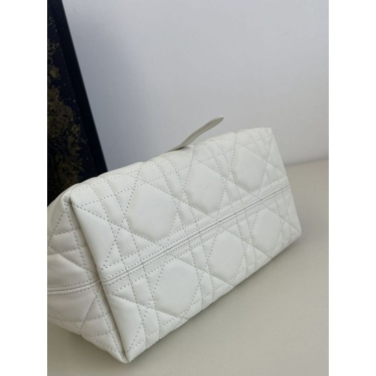 Repliche Borsa Tote Dior Toujours mini in Macrocannage bianco False Outlet Online Replica Perfetta Borsa Tote Dior Toujours mini in Macrocannage bianco Imitazioni Fake