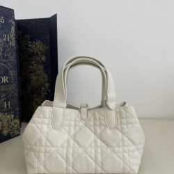 Replica Perfetta Borsa Tote Dior Toujours mini in Macrocannage bianco Imitazioni Fake