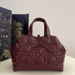 Replica Perfetta Borsa Dior Media Dior Toujours in Macrocannage bordeaux Imitazioni Fake