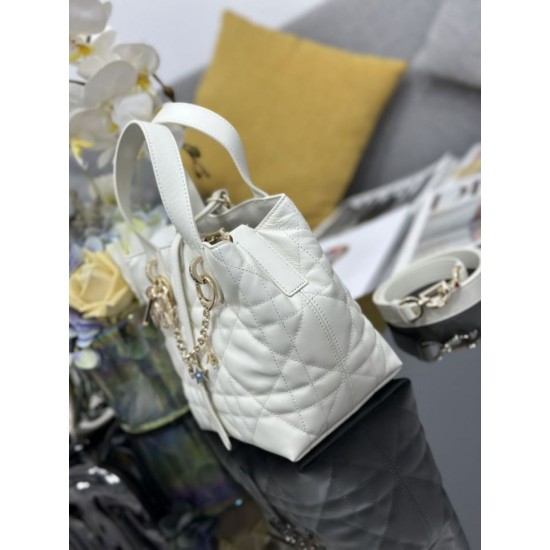Replica Perfetta Borsa Dior Toujours Vertical Tote piccola con portafortuna bianco Imitazioni Fake