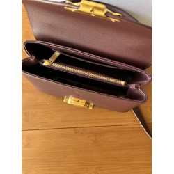 Qualità perfetta Replica Borsa Celine Teen Nino con manico superiore in pelle di vitello liscia Borgogna Imitazioni Outlet Repliche Borsa Celine Teen Nino con manico superiore in pelle di vitello liscia Borgogna Imitazioni False Outlet Online