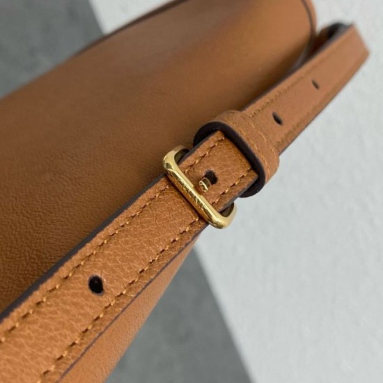 Repliche Borsa a tracolla Celine Soft Triomphe Besace Marrone Imitazioni False Outlet Online