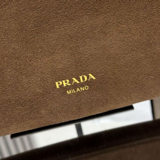 Repliche Borsa a tracolla grande Prada Etude pelle scamosciata 1BC259 Caramello Imitazioni False Outlet Online