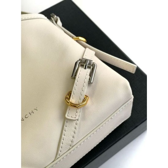 Qualità perfetta Replica Borsa a spalla Givenchy Voyou Nano beige Imitazioni Outlet Repliche Borsa a spalla Givenchy Voyou Nano beige Imitazioni False Outlet Online