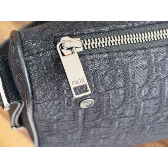 Repliche Borsa Hobo Dior Medium Dior Slider Zipped da uomo Dior Oblique jacquard nera Imitazioni False Outlet Online