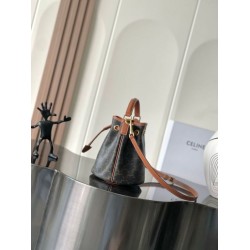 Miglior sito Replica Borsa a secchiello Celine Clara Triomphe Imitazioni Outlet Online