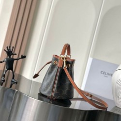 Miglior sito Replica Borsa a secchiello Celine Clara Triomphe Imitazioni Outlet Online