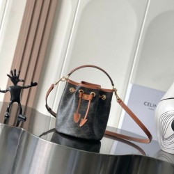 Miglior sito Replica Borsa a secchiello Celine Clara Triomphe Imitazioni Outlet Online