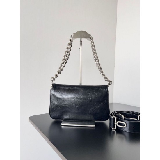 Miglior sito Replica Borsa a tracolla Balenciaga BB con patta morbida e finiture argentate Imitazioni Outlet Online