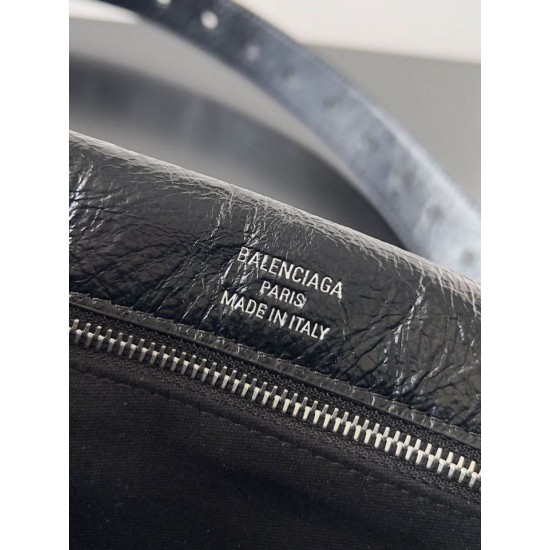 Miglior sito Replica Borsa a tracolla Balenciaga BB con patta morbida e finiture argentate Imitazioni Outlet Online