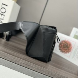Miglior sito Replica Marsupio classico piccolo Puzzle Edge Loewe Nero Imitazioni Outlet Online