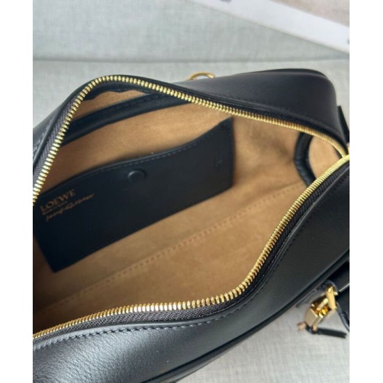 Miglior sito Replica Borsa a tracolla Loewe Amazona 23 con dettaglio lucchetto nero Imitazioni Outlet Online