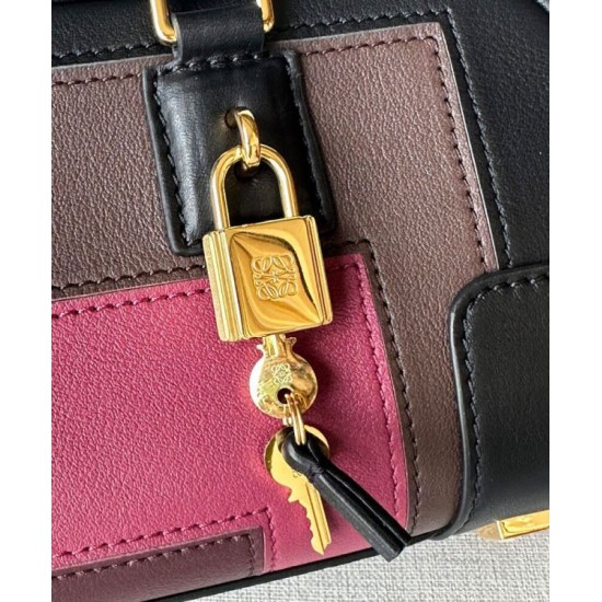 Miglior sito Replica Borsa a tracolla Loewe Amazona 23 con dettaglio lucchetto nero Imitazioni Outlet Online