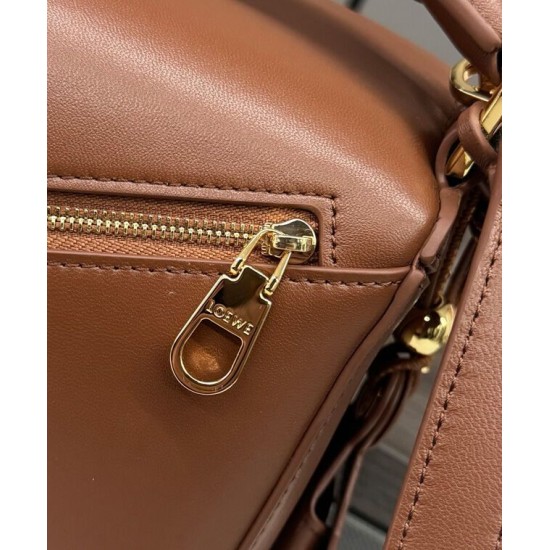 Miglior sito Replica Borsa Loewe Featherlight Puzzle piccola Caffè Imitazioni Outlet Online