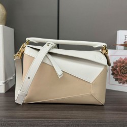 Miglior sito Replica Borsa classica bicolore Loewe Puzzle Edge piccola Bianco/beige Imitazioni Outlet Online