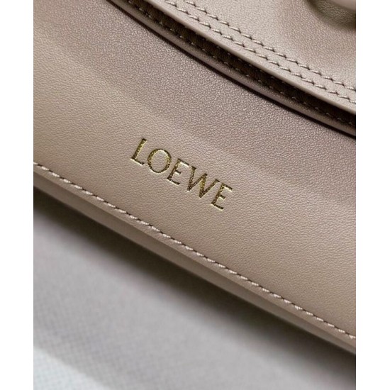Miglior sito Replica Borsa a tracolla Loewe Ola media Albicocca Imitazioni Outlet Online