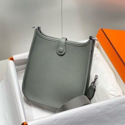 Miglior sito Replica Borse Hermes Evelyne III TPM grigio Clemence Imitazioni Outlet Online