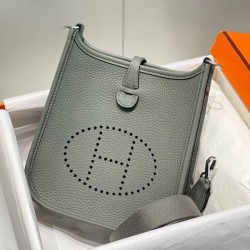 Miglior sito Replica Borse Hermes Evelyne III TPM grigio Clemence Imitazioni Outlet Online