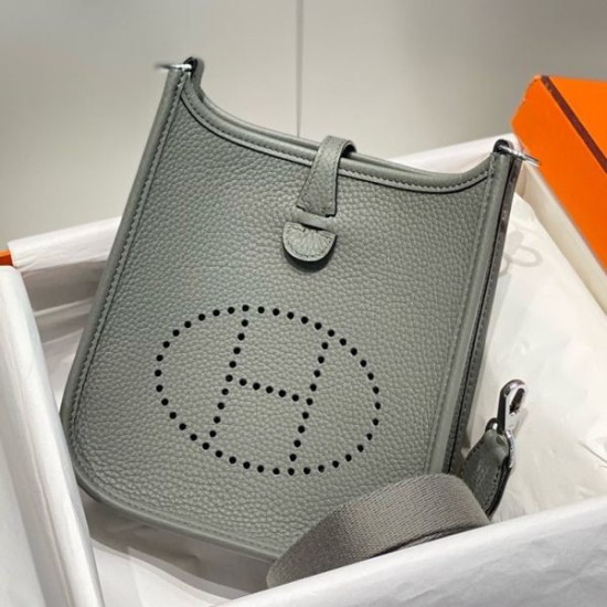 Miglior sito Replica Borse Hermes Evelyne III TPM grigio Clemence Imitazioni Outlet Online