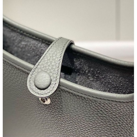 Miglior sito Replica Borse Hermes Evelyne III TPM grigio Clemence Imitazioni Outlet Online