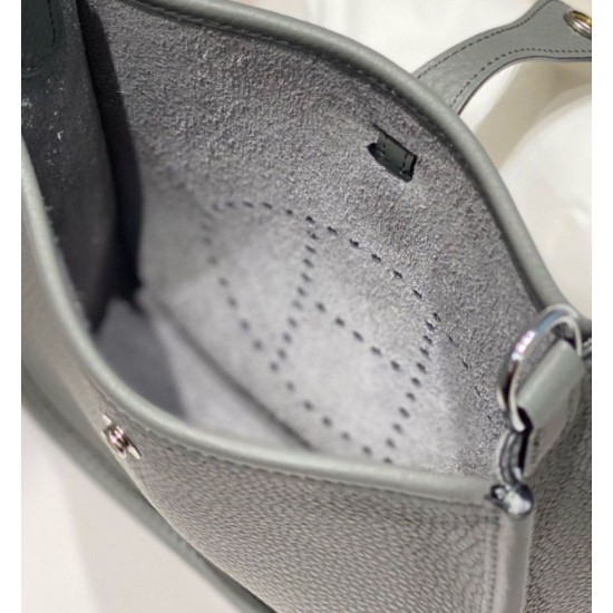 Miglior sito Replica Borse Hermes Evelyne III TPM grigio Clemence Imitazioni Outlet Online