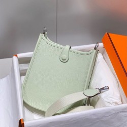 Miglior sito Replica Borse Hermes Evelyne III TPM verde Clemence Imitazioni Outlet Online